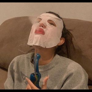 Meet your Posher, Dina